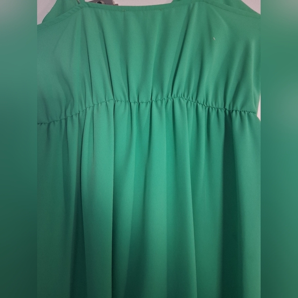 Elegant Green Midi Dress - Picture 7 of 9